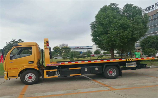 揭阳定远24小时拖车救援电话号码，定远道路救援公司怎么收费的